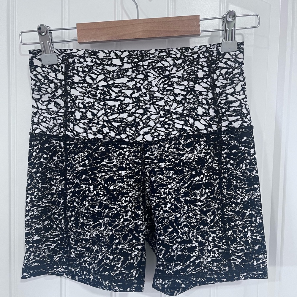 Lululemon size 6 Shorts
